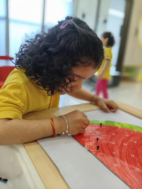 Watermelon ear bud pushing